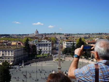 Panorami e piazze poco note in in tour privato di Roma nascosta per anziani