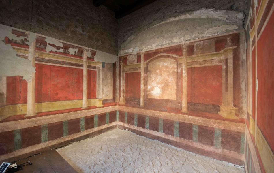 Affreschi romani nella stanza privata della Casa di Augusto sul Palatino in un Tour dei Super Siti di Roma